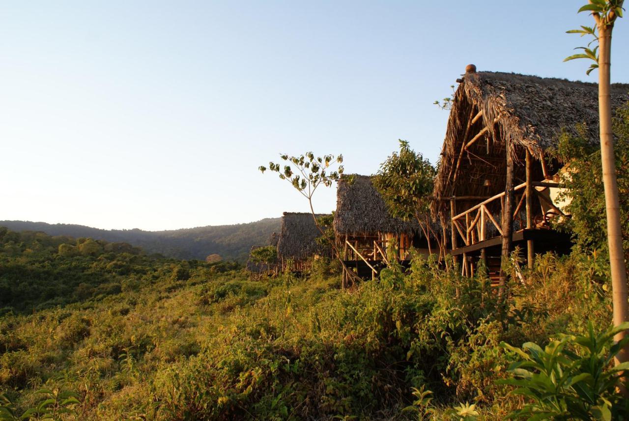 Crater Forest Tented Lodge Карату Экстерьер фото